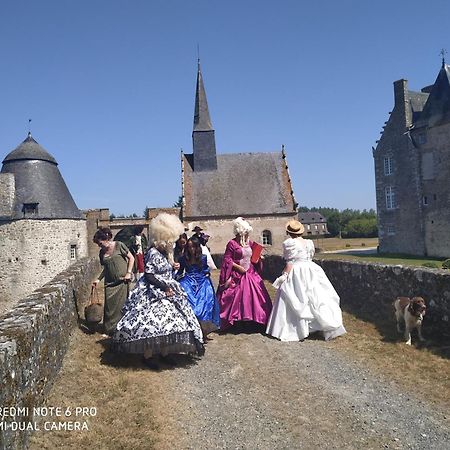 Chateau De Bourgon Montourtier Exterior photo